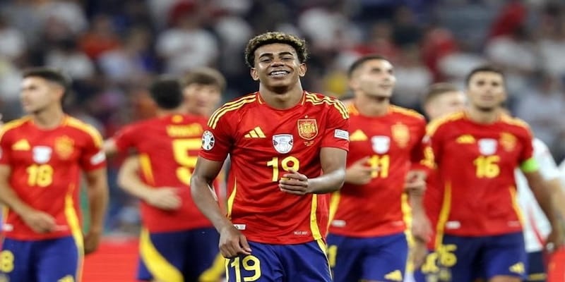 Tỏa sáng khi đấu quốc tế cùng Tây Ban Nha